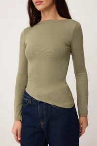 TRENDYOLMİLLA Khaki Fitted Boat Neck Long Sleeve Soft Knitting Blouse - Image 3