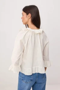 TRENDYOLMİLLA WHITE Ruffle Detailed Self Patterned Weaving Blouse - Image 4