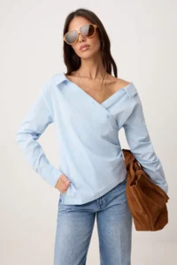 TRENDYOLMİLLA Light Blue Boat Neck Poplin Weaving Blouse