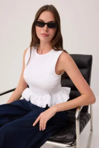 TRENDYOLMİLLA WHITE Handles removable Gipe Detailed Weaving Blouse - Image 2