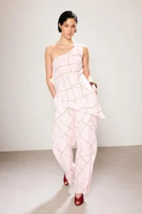 TRENDYOLMİLLA Trendyol Studio Pink Patterned Asymmetric Weaving Blouse