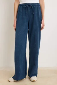TRENDYOLMİLLA Indigo Straight/Pipe Both Wash Effect Thin Knitting Sweatpants - Image 3