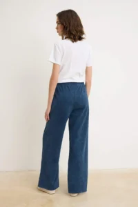 TRENDYOLMİLLA Indigo Straight/Pipe Both Wash Effect Thin Knitting Sweatpants - Image 4