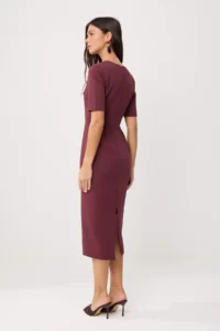 TRENDYOLMİLLA Plum Fitted Sleeveless Midi Flexible Weaving Dress - Image 4