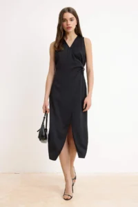 TRENDYOLMİLLA Black Accessory Detailed Double breasted Kapama Satin Midi Weaving Dress - Image 2