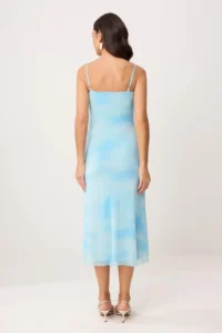 TRENDYOLMİLLA Light/Bebe Blue Abstract bodycon Sleeveless V-neck Sleeveless Tulle Knitting Dress - Image 4