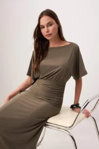 TRENDYOLMİLLA Khaki Waist Open Boat Neck Bat Arm Short Sleeve Flexible Knitting Dress - Image 2
