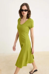 TRENDYOLMİLLA Oil Green A-Cut/Life Form V-neck Moon Arm Short Sleeve Midi Ribbed Flexible Knitting Dress - Image 2