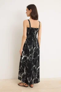 TRENDYOLMİLLA Black Floral A-Cut/Life Form Square Neck Thick Sleeveless Sleeveless Midi textured Knitting Dress - Image 4