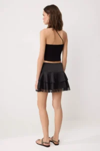 TRENDYOLMİLLA Black Lace Detailed Mini Satin Shorts Skirt - Image 5