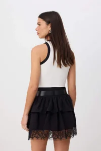 TRENDYOLMİLLA Black Etekucu Lace Arched Mini Skirt - Image 4