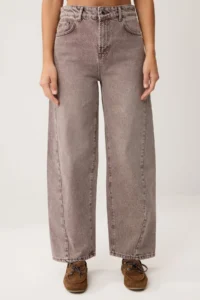 TRENDYOLMİLLA Brown High Waist Stitching Detailed barrel jeans - Image 3