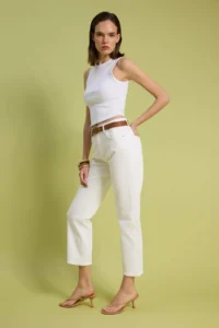 TRENDYOLMİLLA WHITE Arched High Waist Plain Cut Less Flexible Straight jeans - Image 2