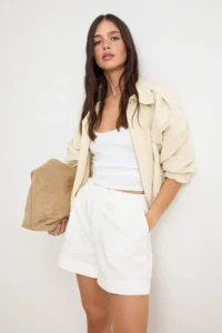 TRENDYOLMİLLA WHITE Elastic Waist Gabardine Cotton Shorts & Bermuda - Image 2