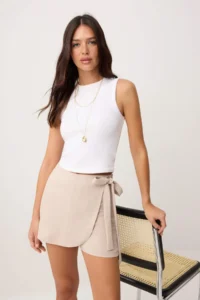 TRENDYOLMİLLA Stone Binding Detailed Shorts & Bermuda - Image 2
