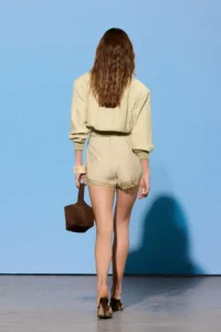 TRENDYOLMİLLA Limited Edition Green Shorts & Bermuda - Image 2