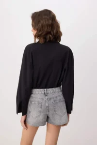 TRENDYOLMİLLA Gray Hem Kesikli High Waist Ekstra Mini Shorts - Image 4