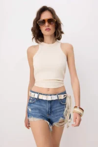 TRENDYOLMİLLA Mavi Split Detailed Ekstra Mini DENIM Shorts - Image 2