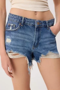 TRENDYOLMİLLA Mavi Split Detailed Ekstra Mini DENIM Shorts - Image 3