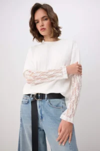 TRENDYOLMİLLA Ecru Oversized/Wide Pattern Drop Sleeve Lace Long Sleeve Soft Touch Knitting T-Shirt - Image 3