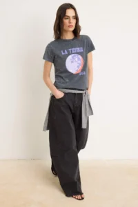 TRENDYOLMİLLA Gray Printed Fitted Crew Neck Short Antique/Faded Effect 100% Cotton Knitting T-Shirt - Image 2