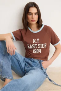 TRENDYOLMİLLA Brown Slogan Regular Crew Neck Raglan Sleeve Short Tok 100% Cotton Knitting T-Shirt