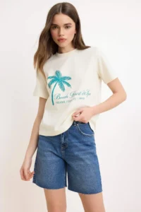 TRENDYOLMİLLA Ecru Printed Regular Crew Neck Standard Sleeve Short Tok 100% Cotton Knitting T-Shirt