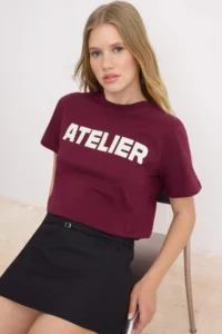 TRENDYOLMİLLA Plum Slogan Regular Crew Neck Standard Sleeve Short 100% Cotton Knitting T-Shirt - Image 2