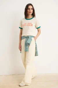 TRENDYOLMİLLA Stone Slogan Regular Crew Neck Standard Sleeve Short 100% Cotton Knitting T-Shirt - Image 2