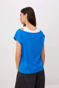 TRENDYOLMİLLA Saks Blue Color Bloklu Regular Boat Neck Drop Sleeve Short Tok 100% Cotton Knitting T-Shirt - Image 5