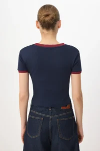 TRENDYOLMİLLA Navy Blue Fitted Printed Short Sleeve interlock Knitting T-Shirt - Image 4