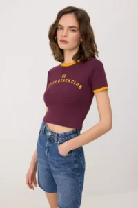 TRENDYOLMİLLA Plum Fitted Moon Arm Short Sleeve Crop/Short interlock Knitting T-Shirt - Image 2