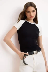 TRENDYOLMİLLA Black Color Bloklu Regular/Normal Pattern Short Sleeve 100% Cotton Knitting T-Shirt