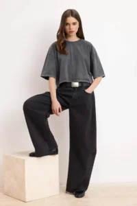 TRENDYOLMİLLA Anthracite relaxed/Rahat Pattern Antique/Faded Effect Crop/Short 100% Cotton Knitting T-Shirt - Image 2