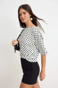 TRENDYOLMİLLA Ecru Polka Dot Regular/Normal Pattern Boat Neck Soft Touch Knitting T-Shirt - Image 2