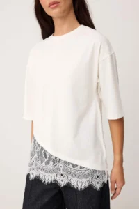 TRENDYOLMİLLA Ecru Regular/Normal Pattern Lace Detailed Short Sleeve Knitting T-Shirt - Image 3