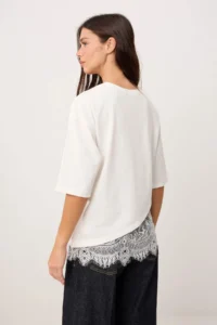 TRENDYOLMİLLA Ecru Regular/Normal Pattern Lace Detailed Short Sleeve Knitting T-Shirt - Image 4