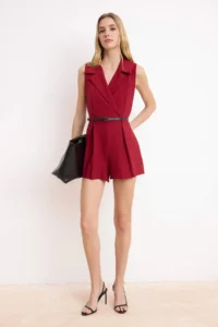 TRENDYOLMİLLA Burgundy Arched Sleeveless Mini Flexible Weaving Jumpsuit