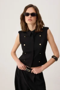 TRENDYOLMİLLA Black Fitted Shirt Collar buttoned buttoned Scuba Crepe Knitting Vest