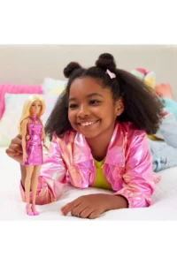 Barbie Blonde-haired Barbie Fashionistas doll with heart-detailed metallic pink mini dress HYT88 - Image 3