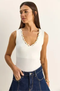 Bianco Lucci Women's Beaded Accessory V-Neck Stretchy Blouse ÖB261023 - Image 4