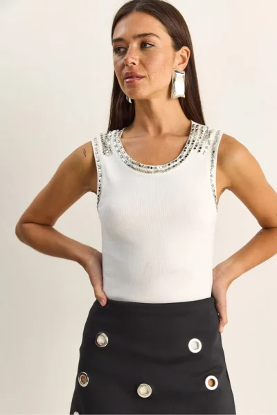 60286171-WHITE_1
