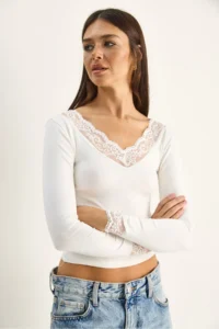 Bianco Lucci Women's V-Neck Lace Detailed Long Sleeve Combed Cotton Blouse 0428 - Image 3