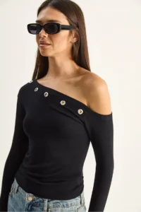 Bianco Lucci Women's Metal Ring Detailed Boat Neck Combed Cotton Blouse 0464 - Image 4