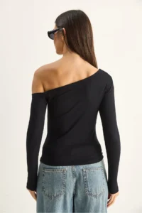Bianco Lucci Women's Metal Ring Detailed Boat Neck Combed Cotton Blouse 0464 - Image 6