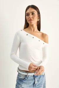 Bianco Lucci Women's Metal Ring Detailed Boat Neck Combed Cotton Blouse 0464 - Image 4