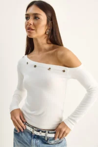 Bianco Lucci Women's Metal Ring Detailed Boat Neck Combed Cotton Blouse 0464 - Image 6