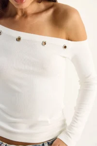 Bianco Lucci Women's Metal Ring Detailed Boat Neck Combed Cotton Blouse 0464 - Image 7