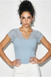 Bianco Lucci Women's Lace V-neck Bodycon Blouse 36012 - Image 2