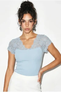 Bianco Lucci Women's Lace V-neck Bodycon Blouse 36012 - Image 3